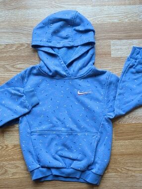 Girls Light Blue Nike Hoodie Sweatshirt, Size 6